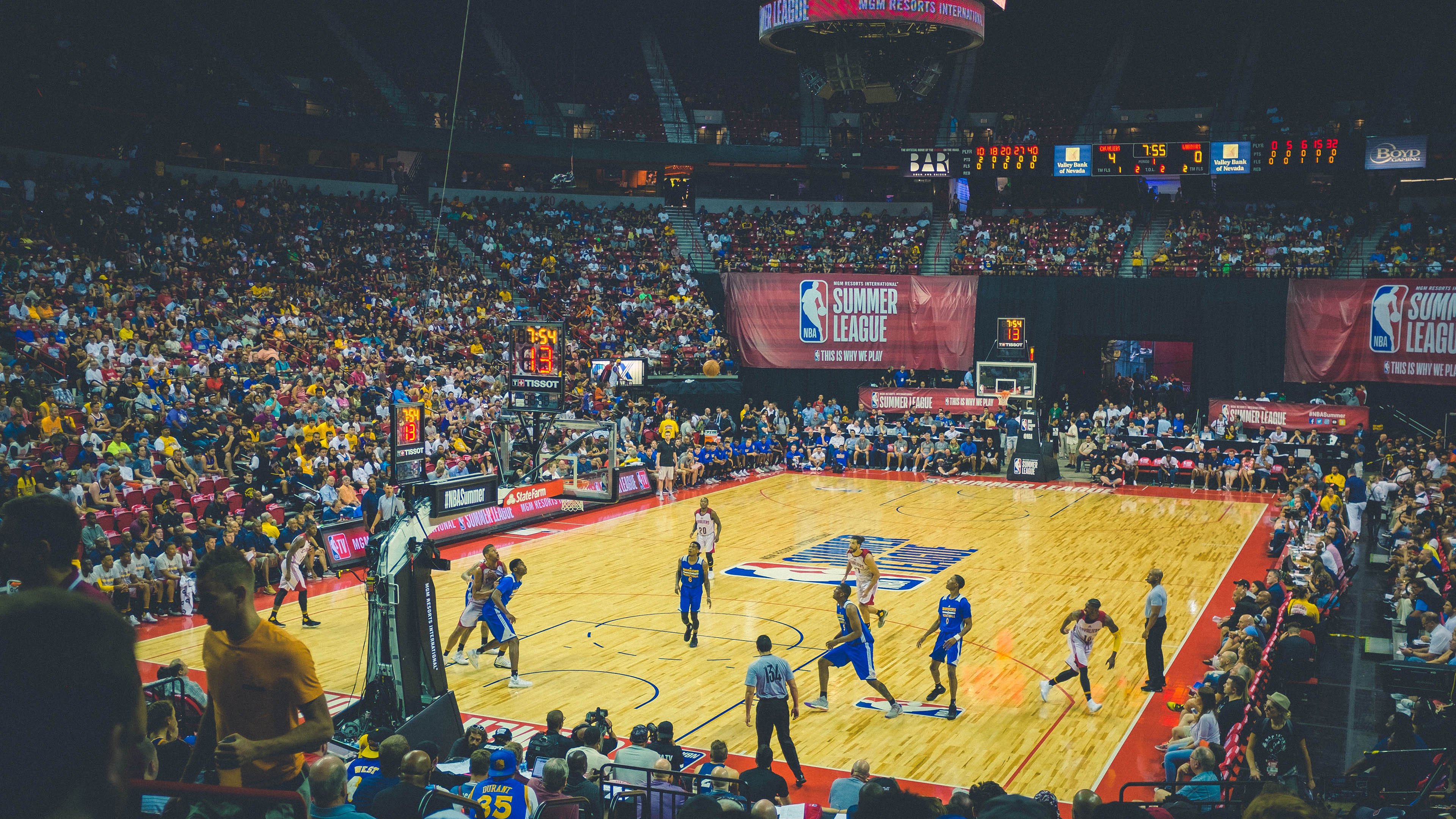 从伤病阴影到王者归来，巨星复出之战点燃赛场激情