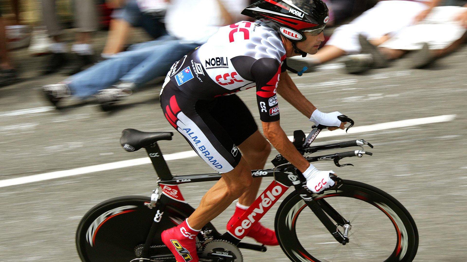 C罗梅开二度助球队逆转取胜，刷新个人进球纪录