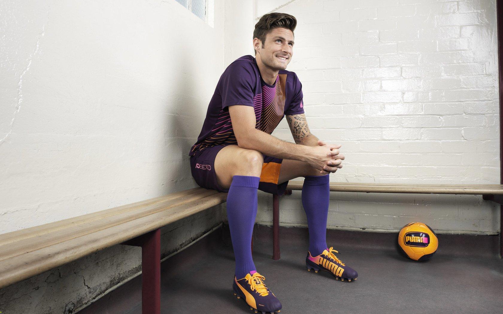 阿尔卡拉斯强势晋级温网四强 青春风暴席卷全英俱乐部