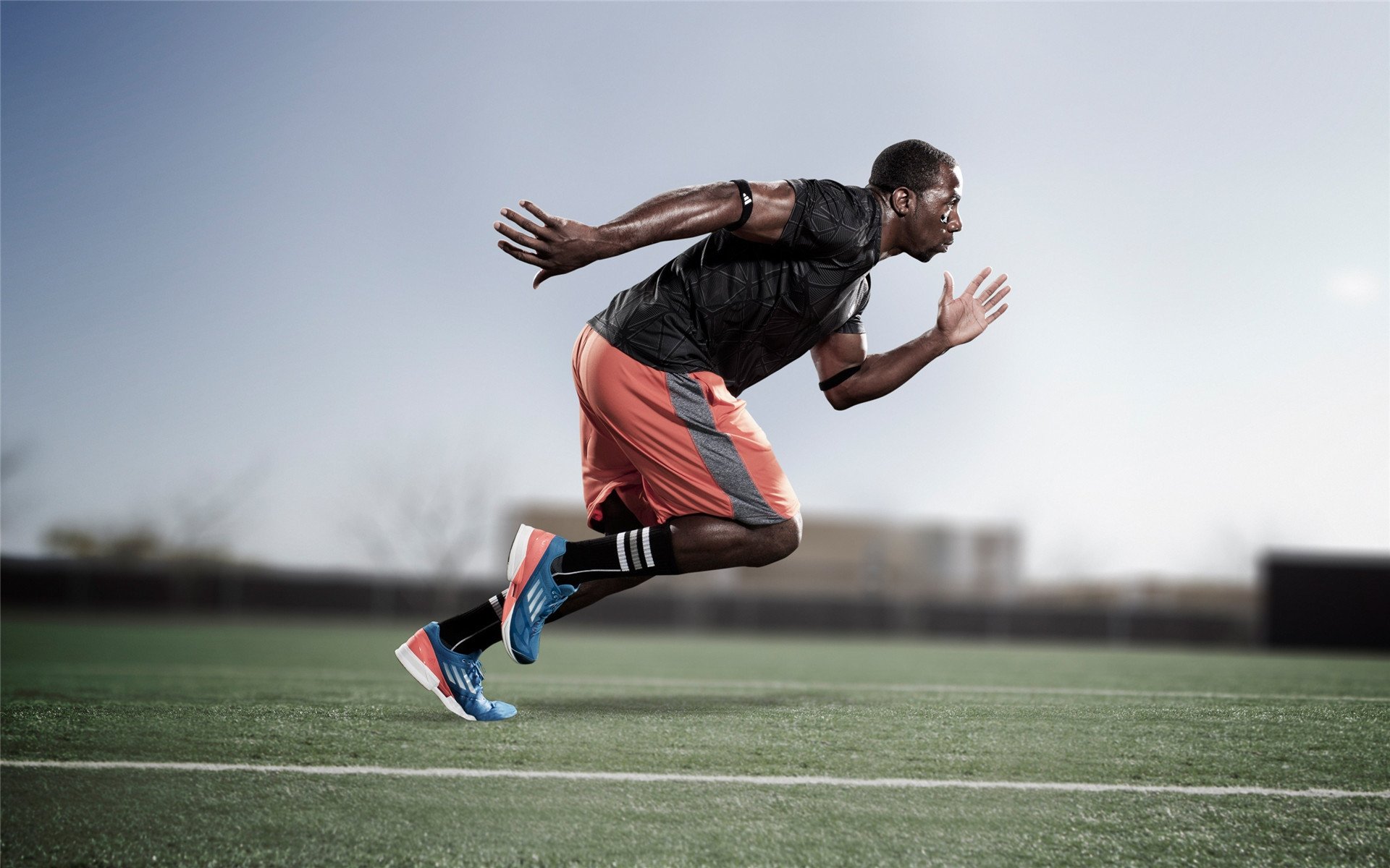 体育明星携手慈善机构 为贫困地区儿童点燃希望之光